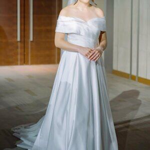 Satin A-line Wedding Dress (size 8/medium)